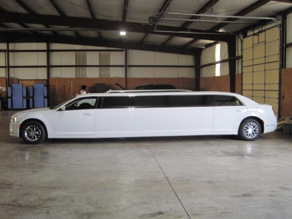 2016 springfield coach builders chrysler 300 limousine 6660c31d48cb0 large