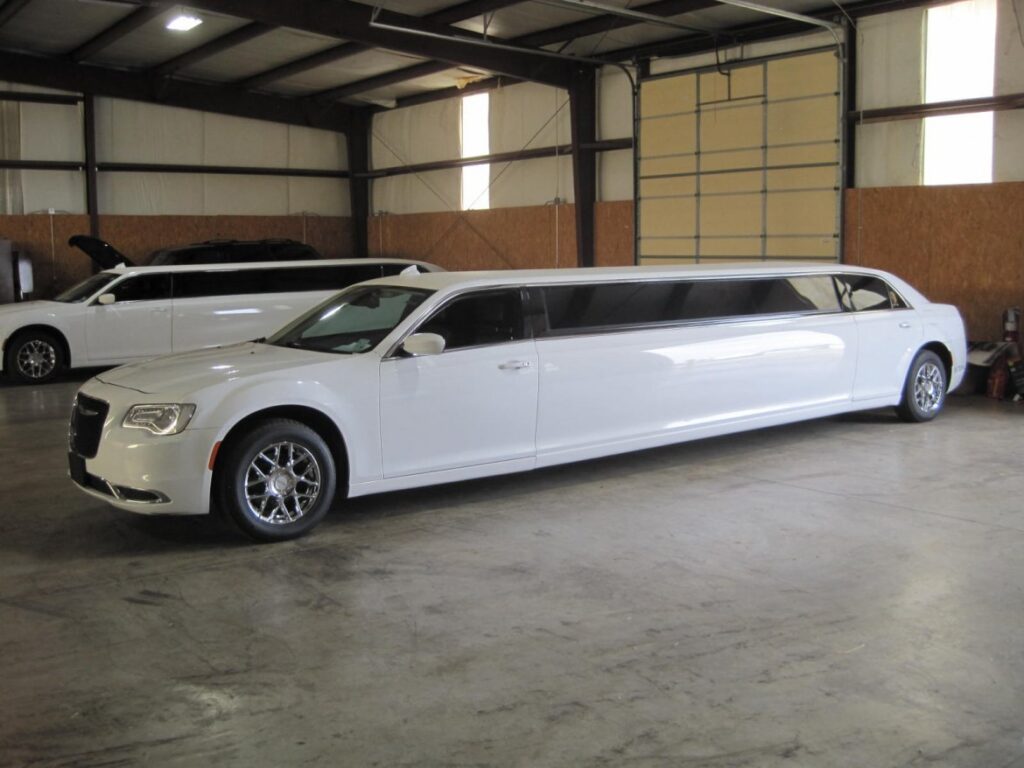 2016 springfield coach builders chrysler 300 limousine 6660c31d99cde large